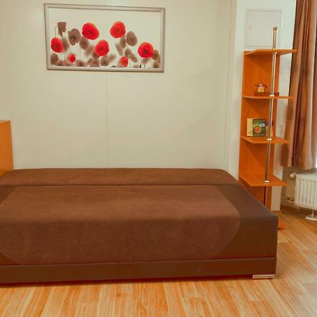 케츨리 Basement Atrium Apartman 아파트 외부 사진