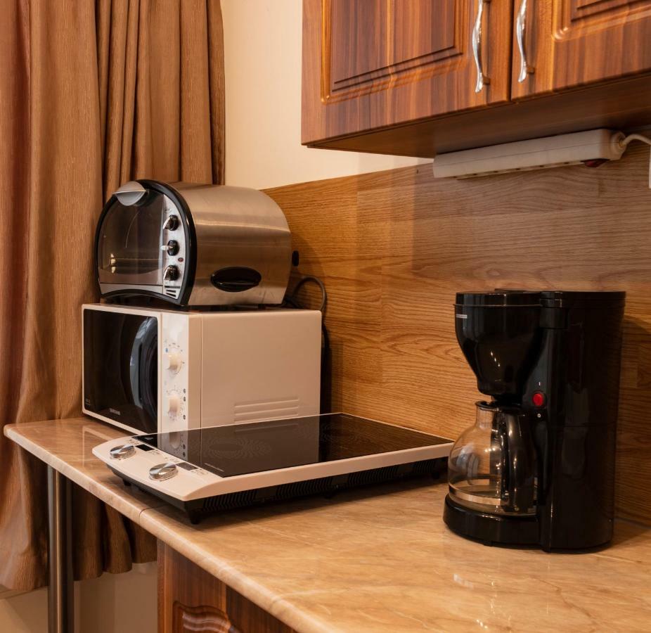 케츨리 Basement Atrium Apartman 아파트 외부 사진
