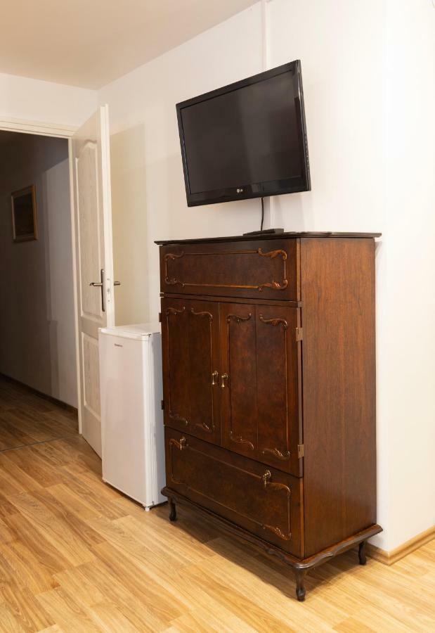 케츨리 Basement Atrium Apartman 아파트 외부 사진