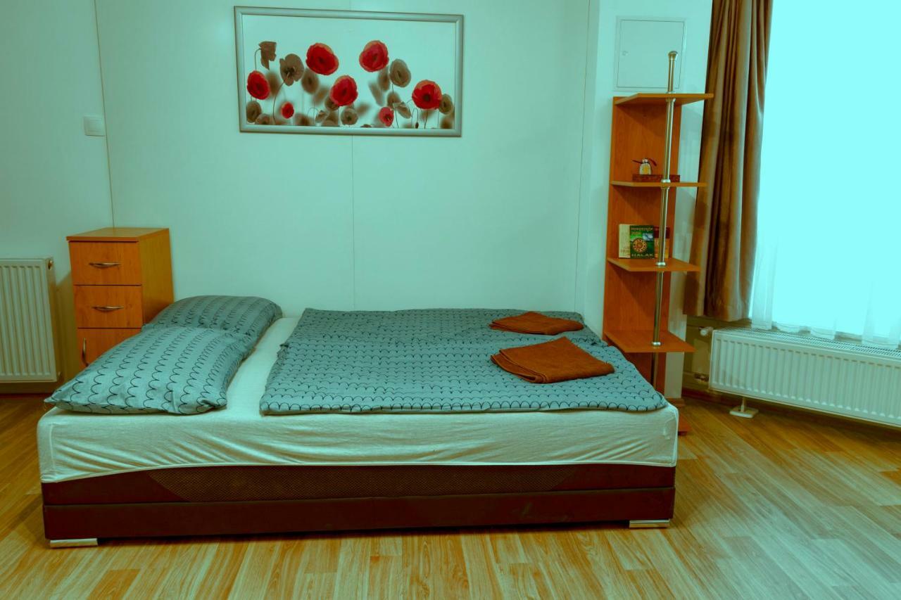 케츨리 Basement Atrium Apartman 아파트 외부 사진